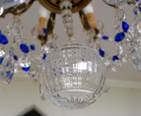 Lustre 8 feux en cristal de Baccarat blanc et bleu cobalt - style Louis XVI
