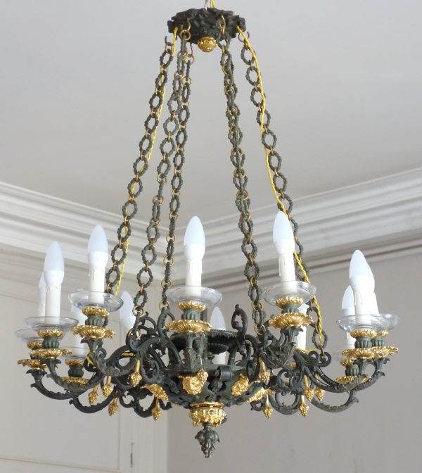 Large 12 lights patinated bronze & ormolu chandelier made for a duke, early 19th century circa 1830