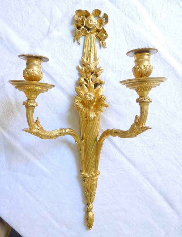 Pair of Louis XVI style ormolu wall lights, Napoleon III period - 19th century - 46cm