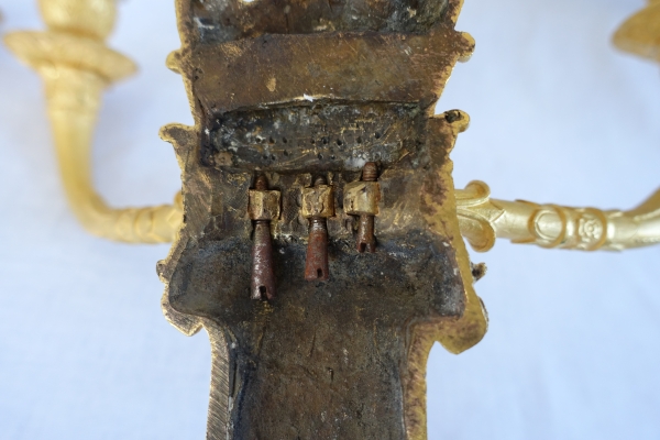Paire d'appliques Empire en bronze doré au mercure, 3 bras de lumière - attribuées à Claude Galle