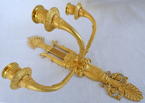 Paire d'appliques Empire en bronze doré au mercure, 3 bras de lumière - attribuées à Claude Galle