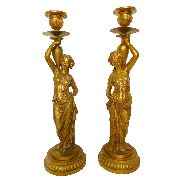 Paire de bougeoirs flambeaux aux Bacchantes en bronze doré, époque Napoleon III