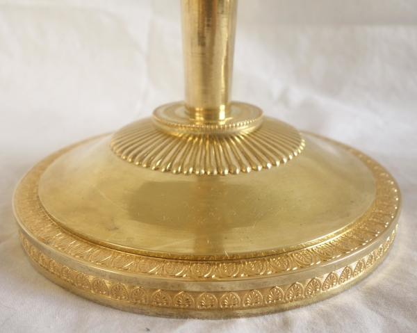 Claude Galle - paire de flambeaux bougeoirs aux étoiles d'époque Empire, bronze doré au mercure