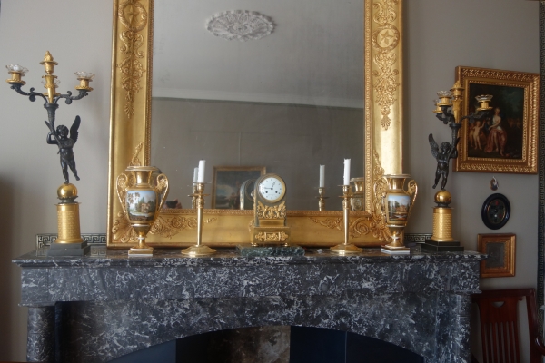Claude Galle - paire de flambeaux bougeoirs aux étoiles d'époque Empire, bronze doré au mercure