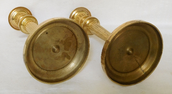 Claude Galle : paire de bougeoirs Empire en bronze doré au mercure, modèle du Château de Fontainebleau