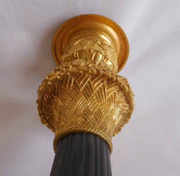 Paire de bougeoirs royaux en bronze patiné & doré pour Louis-Philippe au Château de Neuilly