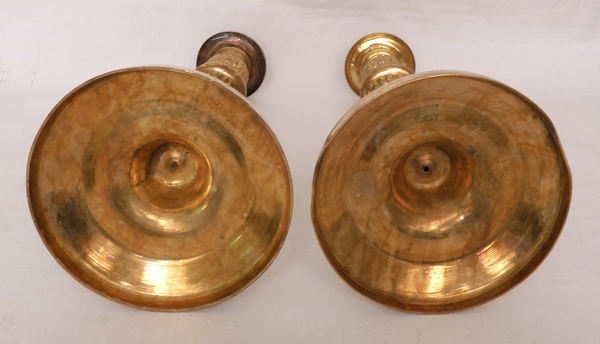 Pair of Louis XVI ormolu candlesticks - Château de Fontainebleau pattern