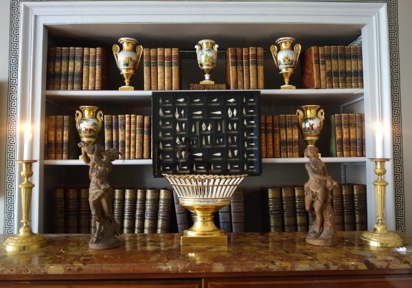 Paire de bougeoirs flambeaux Louis XVI, bronze finement ciselé & doré au mercure - Galle / Ravrio