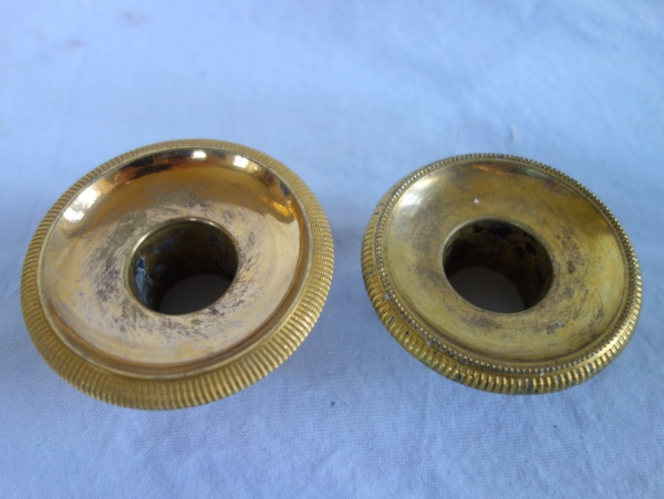 Paire de bougeoirs flambeaux Louis XVI, bronze finement ciselé & doré au mercure - Galle / Ravrio