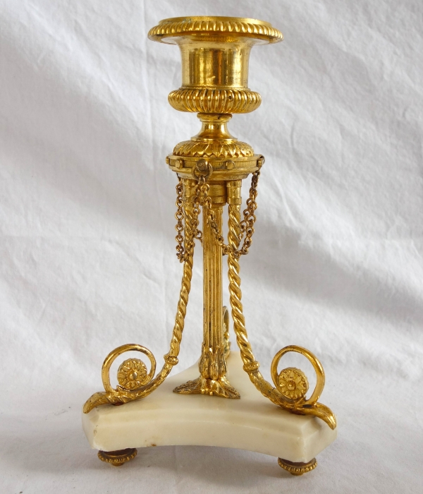 Paire de bougeoirs tripodes en bronze doré or fin et marbre - style Louis XVI
