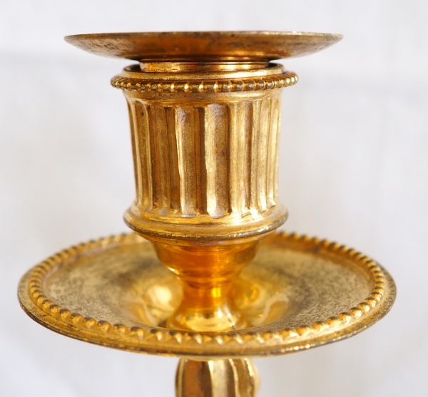 Paire de candélabres à 2 ou 3 feux d'époque Louis XVI en bronze doré au mercure - XVIIIe siècle