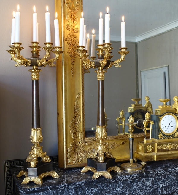 Paire de candélabres à 6 feux en bronze doré et patiné d'époque Restauration - style Empire - 1830