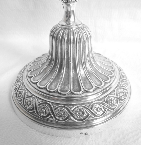 Paire de flambeaux candélabres de style Louis XVI en argent massif, poinçon Minerve