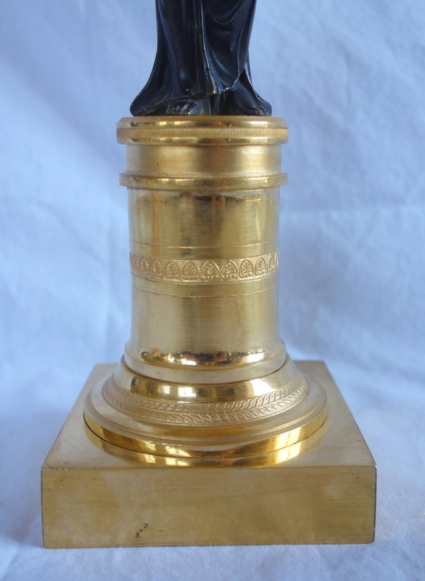 Paire de candélabres d'époque Consulat en bronze patiné et doré - 35,5cm