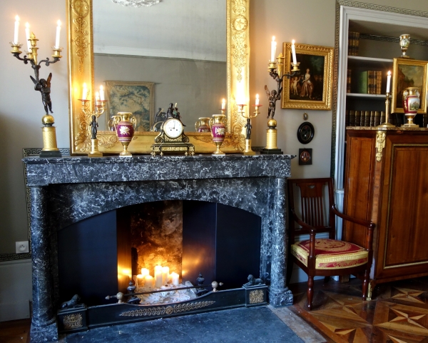 Paire de candélabres d'époque Consulat en bronze patiné et doré - 35,5cm