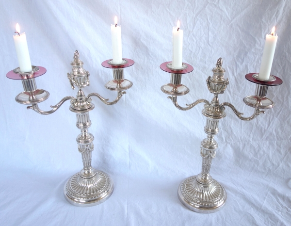 Paire de flambeaux candélabres d'époque Louis XVI en bronze argenté, usage 1 à 3 feux