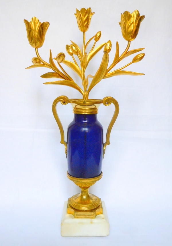 Paire de candélabres d'époque Louis XVI en verre bleu du Creusot, bronze doré et marbre