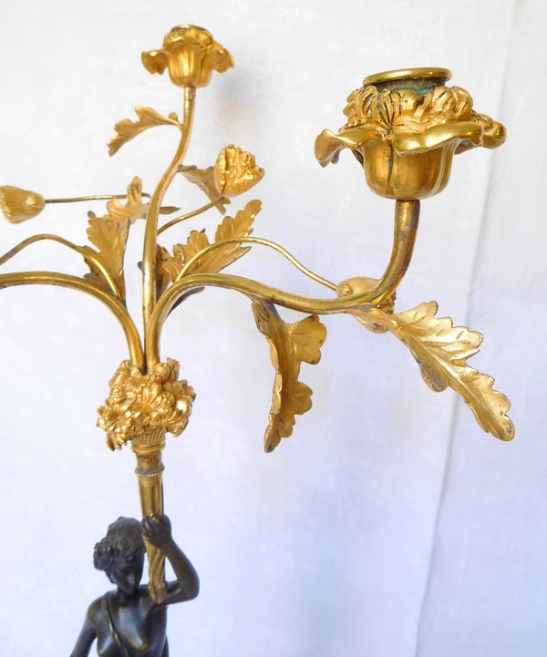 Paire de candélabres de style Louis XVI en marbre et bronze doré, début XIXe siècle