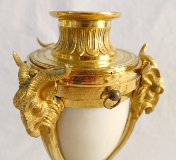 Pair of Louis XVI style ormolu and marble candlesticks / cassolettes, 19th century