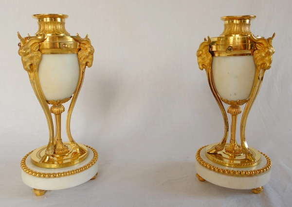 Pair of Louis XVI style ormolu and marble candlesticks / cassolettes, 19th century