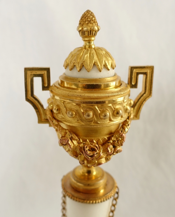 Pair of Louis XVI style ormolu and marble cassolettes - candlesticks
