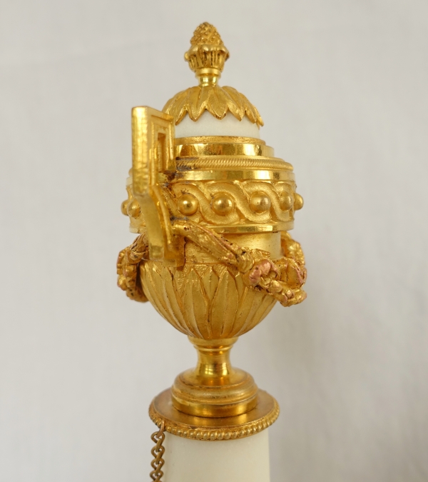 Pair of Louis XVI style ormolu and marble cassolettes - candlesticks
