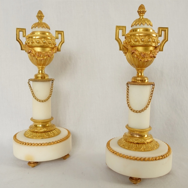 Pair of Louis XVI style ormolu and marble cassolettes - candlesticks