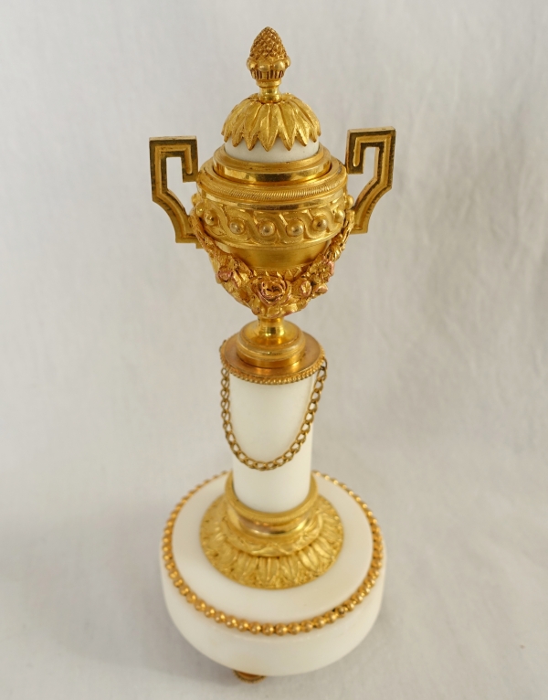 Pair of Louis XVI style ormolu and marble cassolettes - candlesticks
