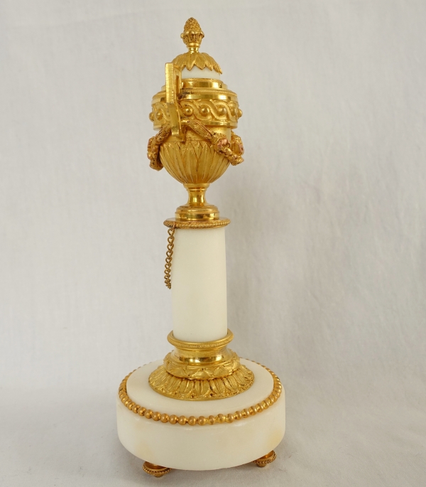 Pair of Louis XVI style ormolu and marble cassolettes - candlesticks