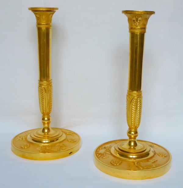 Paire de flambeaux d'époque Empire en bronze doré, attribués à Claude Galle - 26cm