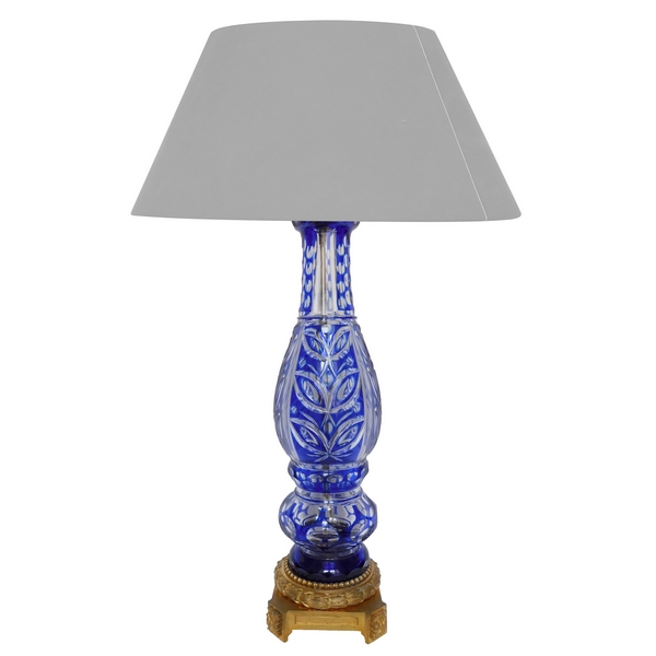 Cristal de Baccarat : grand pied de lampe en cristal overlay bleu monté bronze doré