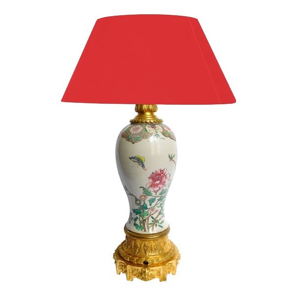 Tall Chinese porcelain and ormolu lamp, late 19th century