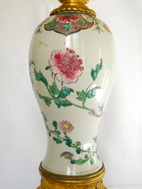 Lampe potiche en porcelaine de Chine, famille rose et bronze doré époque Napoléon III