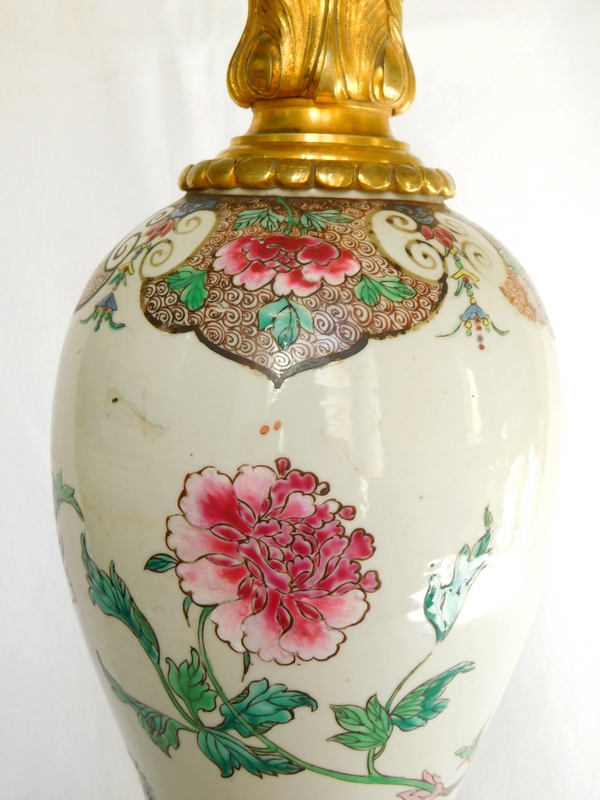 Lampe potiche en porcelaine de Chine, famille rose et bronze doré époque Napoléon III