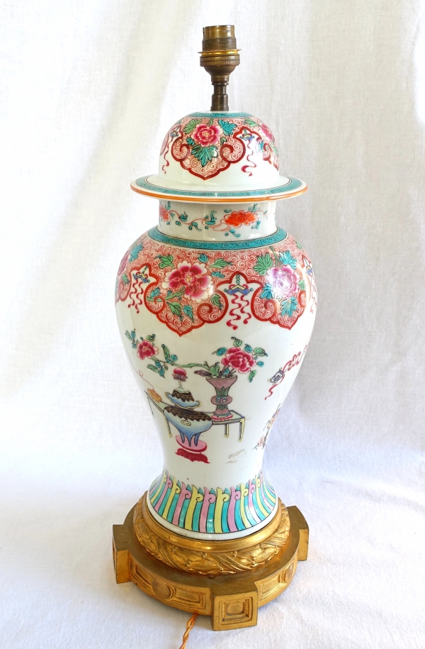 Lampe potiche en porcelaine de Chine, famille rose et bronze doré, époque Napoléon III