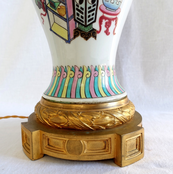 Lampe potiche en porcelaine de Chine, famille rose et bronze doré, époque Napoléon III