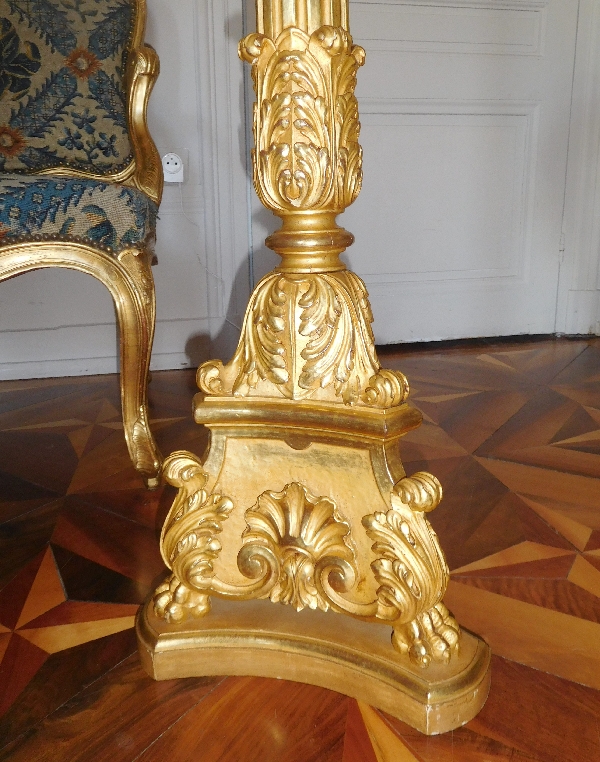 Tall antique gilt wood candle or torchere, French Restoration period, early 19th century