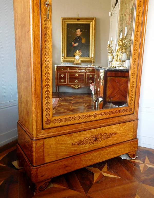 Othon Kolping : armoire à glace en marqueterie de citronnier et amarante, époque Charles X - Estampille