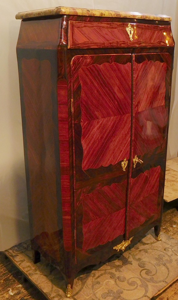 Armoire en marqueterie d'époque Louis XV estampillée Fromageau