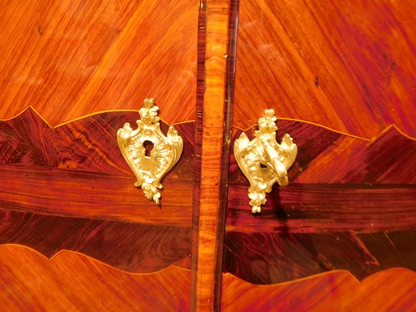 Armoire en marqueterie d'époque Louis XV estampillée Fromageau