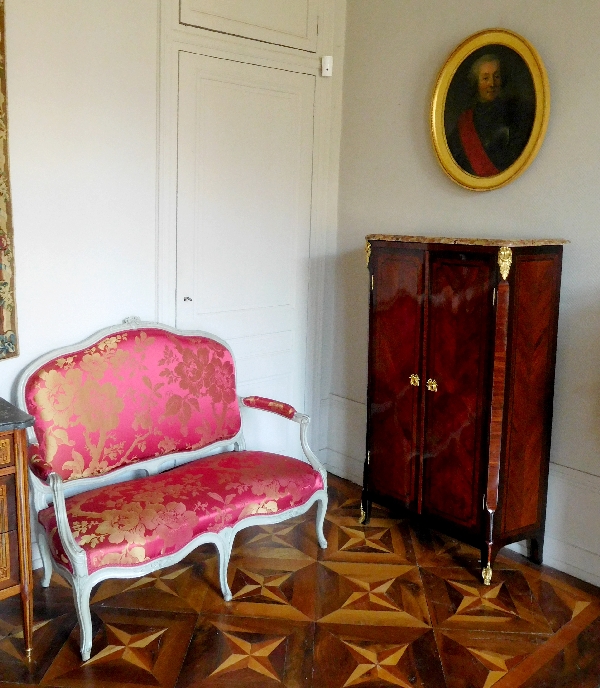 Armoire d'époque Transition Louis XV - Louis XVI en marqueterie estampillée Guignard