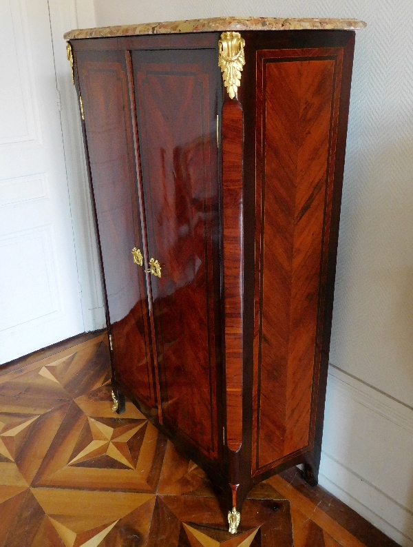 Armoire d'époque Transition Louis XV - Louis XVI en marqueterie estampillée Guignard