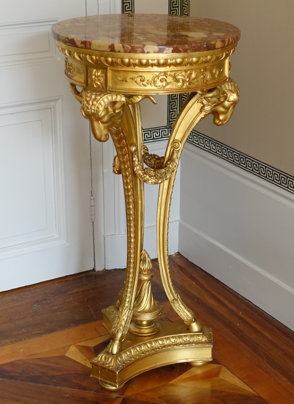 Athénienne guéridon en bois sculpté et doré de style Louis XVI, marbre brèche d'Alep