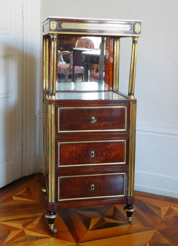 Barbière table de toilette d'époque Louis XVI Directoire en acajou moucheté