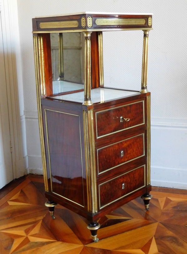 Barbière table de toilette d'époque Louis XVI Directoire en acajou moucheté