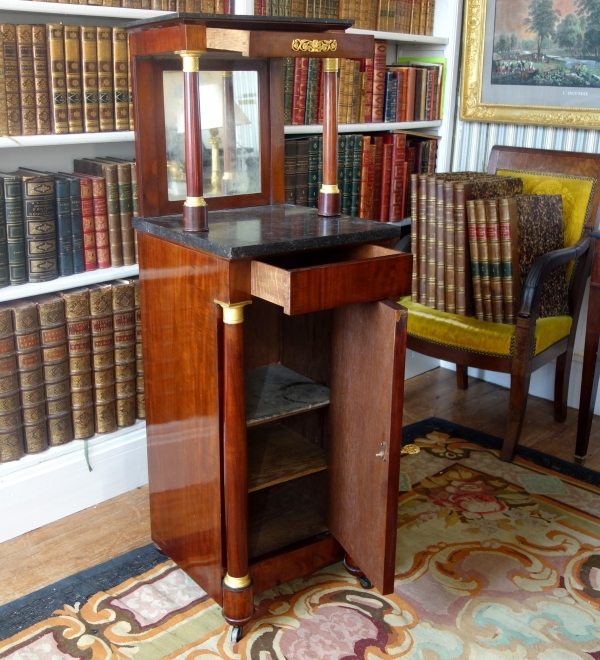 Barbière table de toilette d'époque Empire en acajou et bronze doré