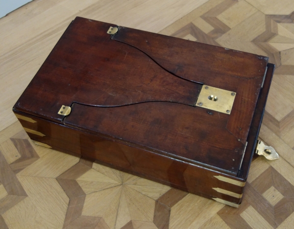 Mahogany travelling bidet for an officer, crown of Marquis, mid 19th century