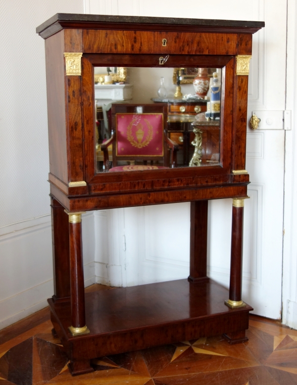 Bureau bonheur du jour secrétaire d'époque Empire en acajou moucheté, bronzes dorés au mercure