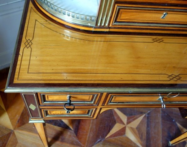 Louis XVI so-called bonheur du jour writing desk, lemon tree and amaranth, 18th century