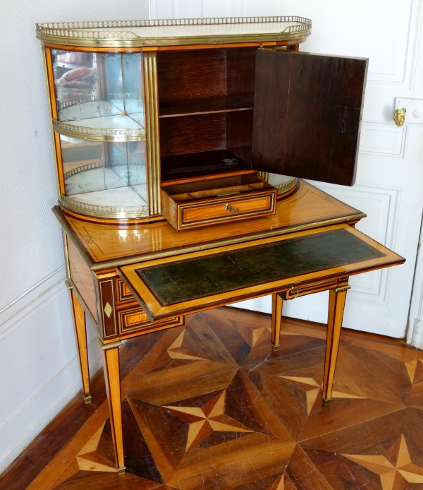 Bureau de dame dit bonheur du jour d'époque Louis XVI, citronnier et amarante